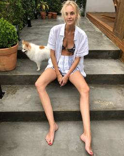 Caroline Trentini feet photo 3