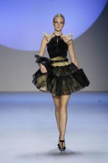Caroline Trentini feet photo 13
