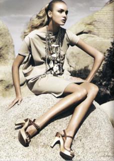 Caroline Trentini feet photo 6