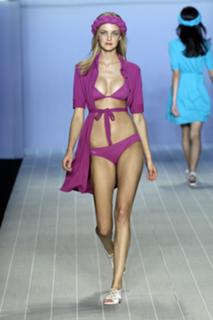 Caroline Trentini feet photo 7