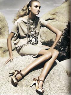 Caroline Trentini feet photo 9