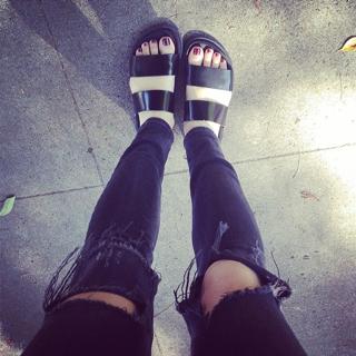 Caroline Vreeland feet photo thumbnail