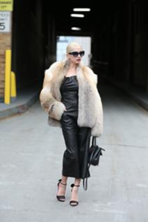 Caroline Vreeland feet photo thumbnail