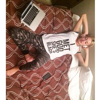 Caroline Vreeland feet photo thumbnail