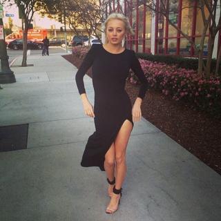 Caroline Vreeland feet photo thumbnail