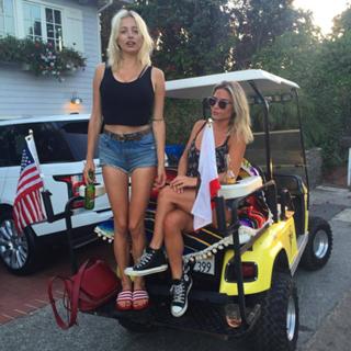 Caroline Vreeland feet photo thumbnail