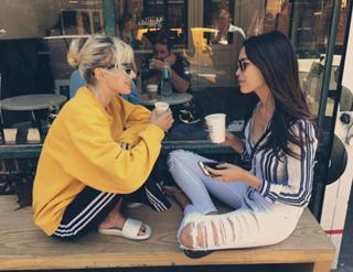 Caroline Vreeland feet photo thumbnail