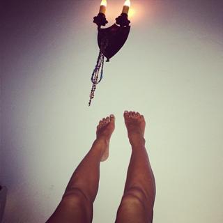 Caroline Vreeland feet photo thumbnail