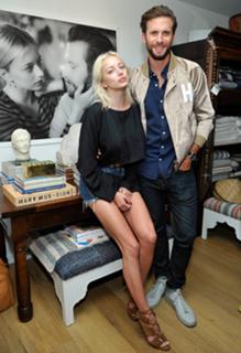 Caroline Vreeland feet photo thumbnail