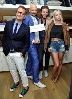 Caroline Vreeland feet photo thumbnail