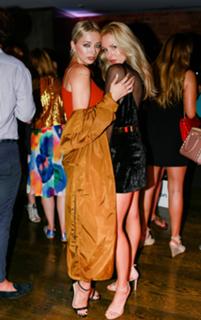 Caroline Vreeland feet photo thumbnail