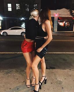 Caroline Vreeland feet photo thumbnail