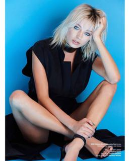 Caroline Vreeland feet photo thumbnail