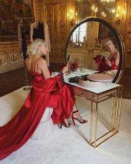 Caroline Vreeland feet photo thumbnail