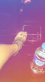 Caroline Vreeland feet photo thumbnail