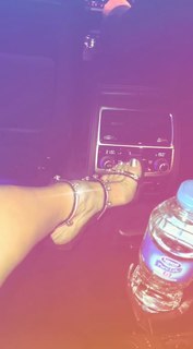 Caroline Vreeland feet photo thumbnail