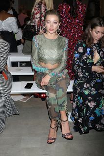 Caroline Vreeland feet photo thumbnail