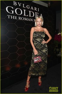 Caroline Vreeland feet photo thumbnail