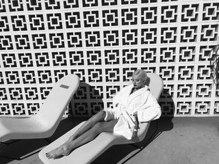 Caroline Vreeland feet photo thumbnail