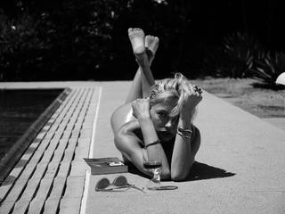 Caroline Vreeland feet photo thumbnail