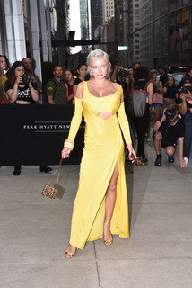 Caroline Vreeland feet photo thumbnail