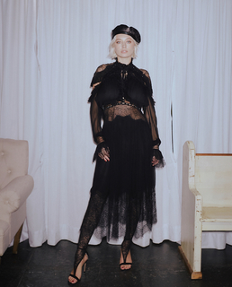 Caroline Vreeland feet photo thumbnail