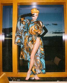 Caroline Vreeland feet photo thumbnail