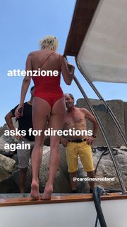 Caroline Vreeland feet photo thumbnail