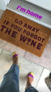 Caroline Vreeland feet photo thumbnail