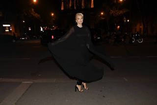 Caroline Vreeland feet photo thumbnail