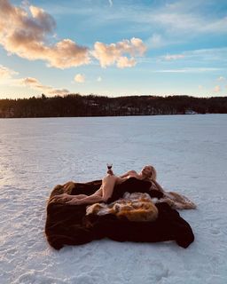 Caroline Vreeland feet photo thumbnail