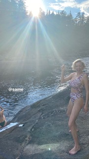 Caroline Vreeland feet photo thumbnail