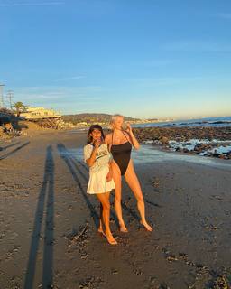 Caroline Vreeland feet photo thumbnail