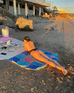 Caroline Vreeland feet photo thumbnail