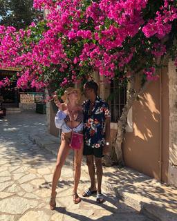 Caroline Vreeland feet photo thumbnail