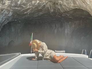 Caroline Vreeland feet photo thumbnail