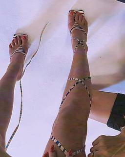 Caroline Vreeland feet photo thumbnail