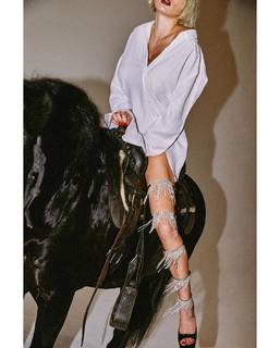 Caroline Vreeland feet photo thumbnail