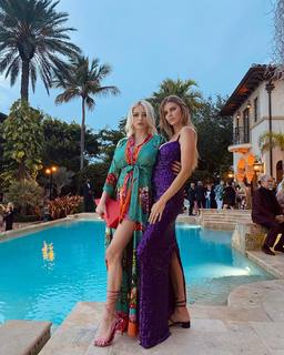 Caroline Vreeland feet photo thumbnail