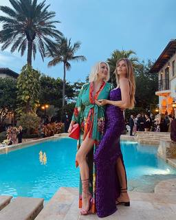 Caroline Vreeland feet photo thumbnail