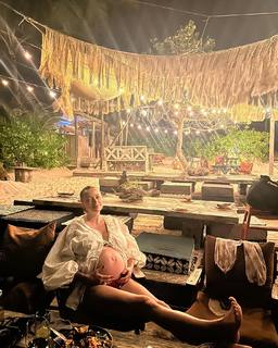 Caroline Vreeland feet photo thumbnail