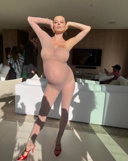 Caroline Vreeland feet photo thumbnail