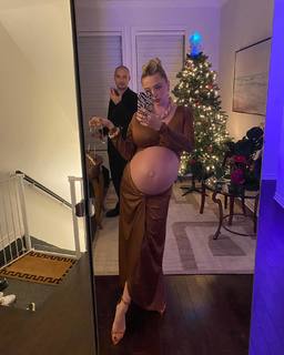 Caroline Vreeland feet photo thumbnail