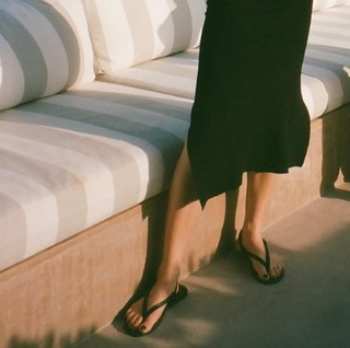 Caroline Vreeland feet photo thumbnail