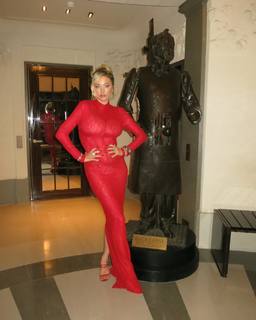 Caroline Vreeland feet photo thumbnail