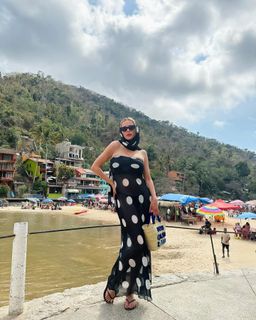 Caroline Vreeland feet photo thumbnail