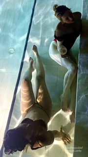 Caroline Vreeland feet photo thumbnail