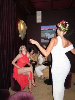 Caroline Vreeland feet photo thumbnail