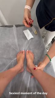 Caroline Vreeland feet photo thumbnail