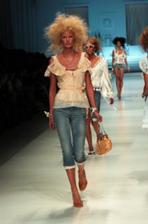 Caroline Winberg feet photo 15